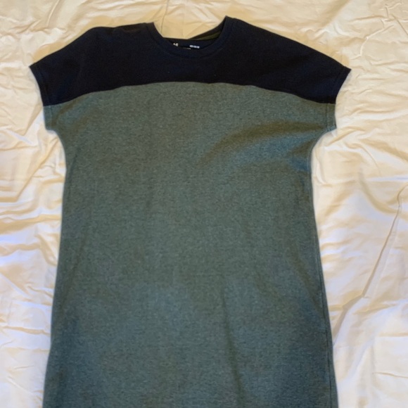 Under Armour Dress - Picture 1 of 3